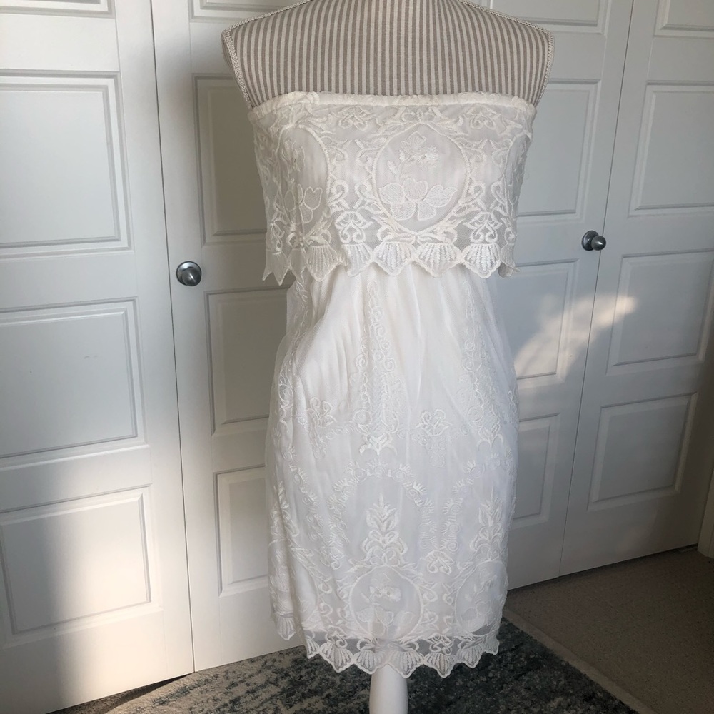White Lace Strapless & Backless Dress